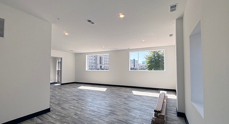 114-118 W Brambleton, Norfolk, VA for lease - Building Photo - Image 2 of 6