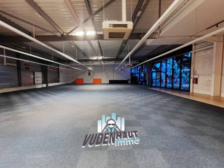 Retail in Montauban for lease Interior Photo- Image 1 of 8
