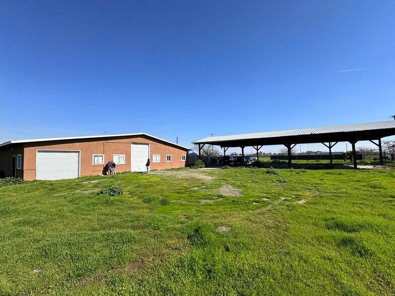 444 Wilson Ln, Hanford, CA for lease - Building Photo - Image 2 of 6