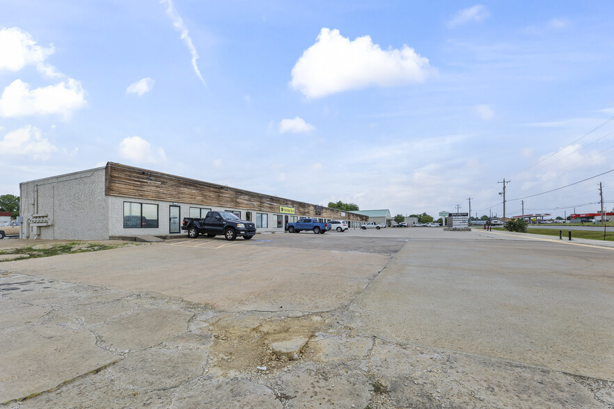 800-804 S 9th St, Broken Arrow, OK for lease - Building Photo - Image 2 of 11