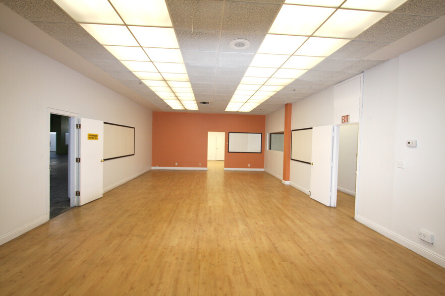 164 W Jefferson Blvd, Los Angeles, CA for lease - Building Photo - Image 3 of 39