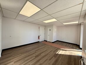 95 Hoffman Ln, Islandia, NY for lease Interior Photo- Image 2 of 11