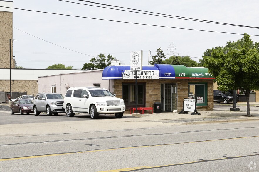 3519-3521 S Division Ave, Grand Rapids, MI for sale - Primary Photo - Image 1 of 1