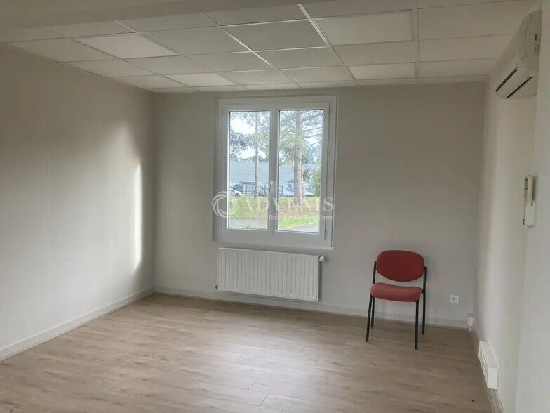 Office in Blois for lease - Interior Photo - Image 3 of 3