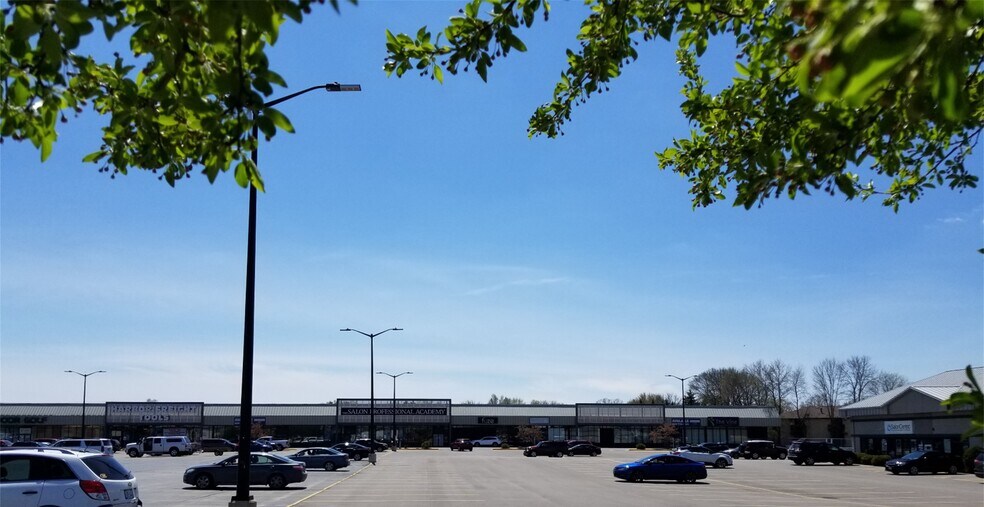 33153450 W College Ave, Appleton, WI 54914