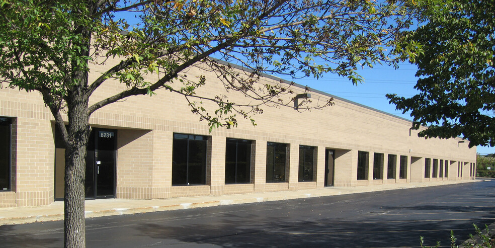 6201-6245 Park Ave, Morton Grove, IL for lease - Building Photo - Image 1 of 2