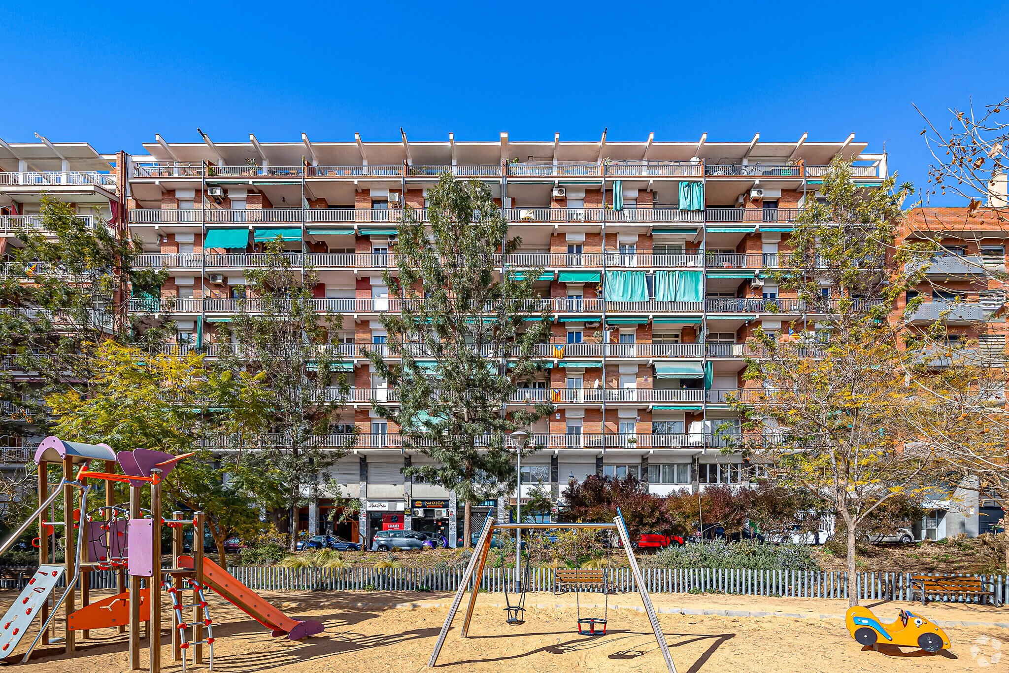Carrer de Violant d'Hongria Reina d'Aragó, 117, Barcelona, Barcelona for sale Primary Photo- Image 1 of 1
