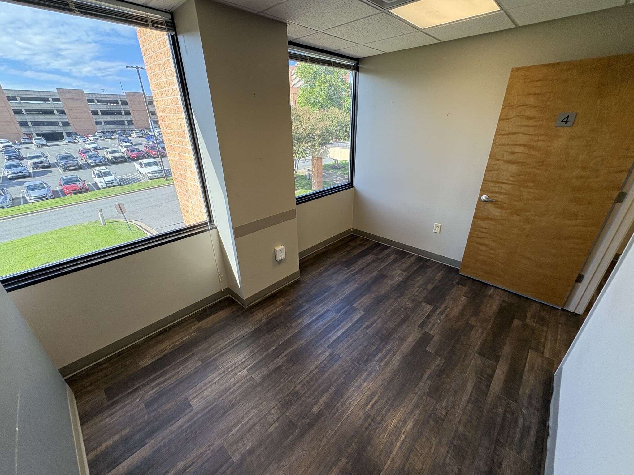 5 Saint Vincent Cir, Little Rock, AR for lease Interior Photo- Image 1 of 5