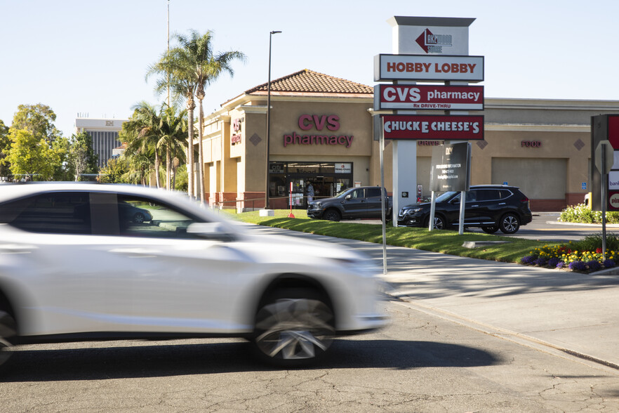 4001-5195 Hardwick St, Lakewood, CA for lease - Building Photo - Image 2 of 10