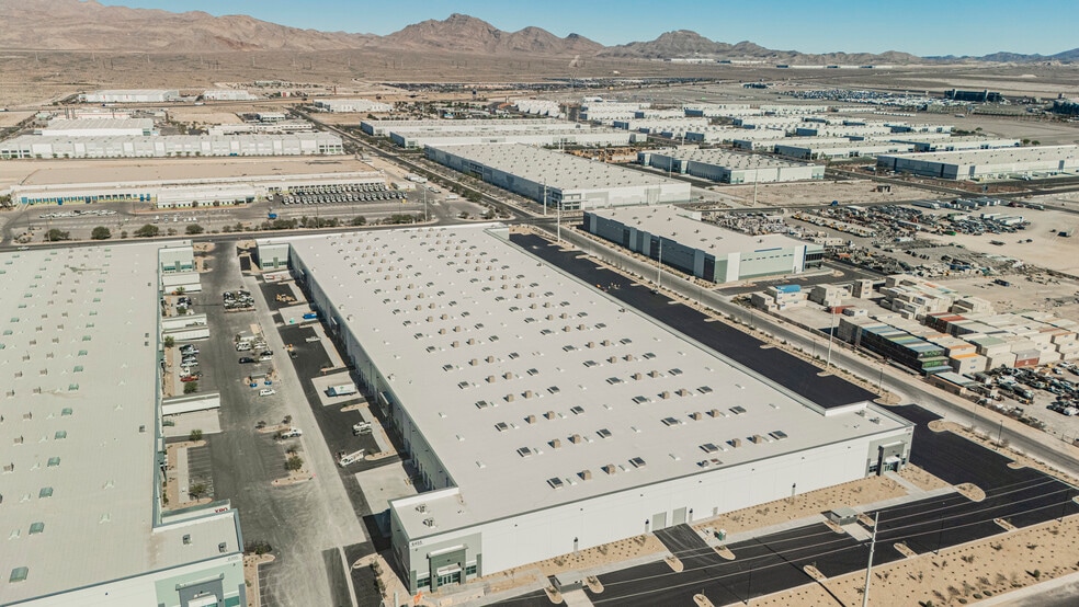 East Tropical Parkway, Las Vegas, NV for lease - Building Photo - Image 3 of 14