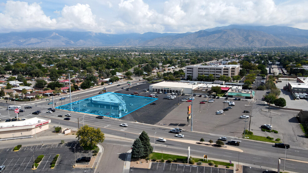 8400 Menaul Blvd NE, Albuquerque, NM for lease - Primary Photo - Image 1 of 1