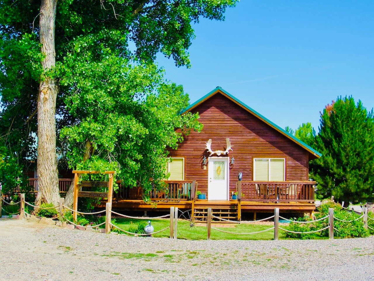 111 Front Dr, Fort Smith, MT for sale Building Photo- Image 1 of 1