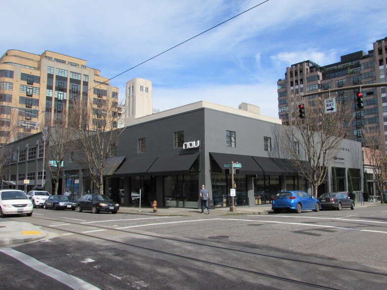 308-318 NW 11th Ave, Portland, OR for lease - Primary Photo - Image 1 of 21