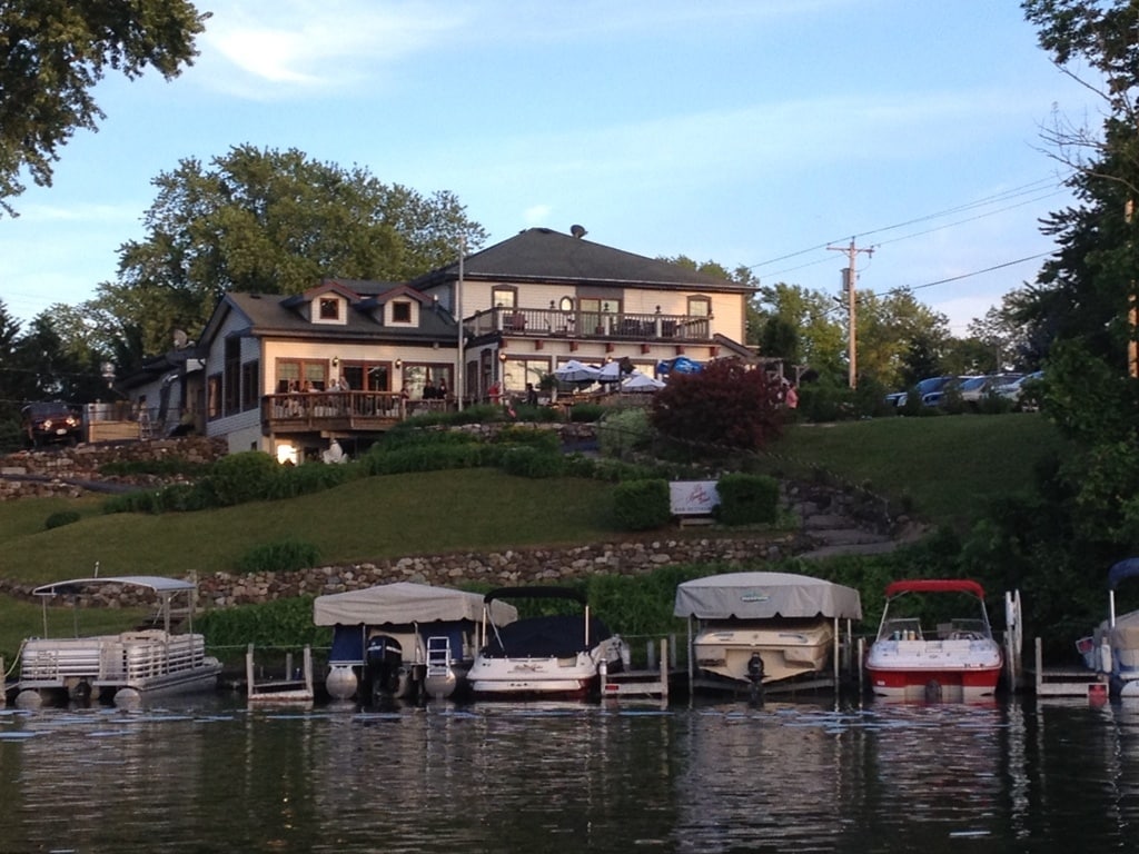 N52W35002 Lake Dr, Okauchee, WI 53069