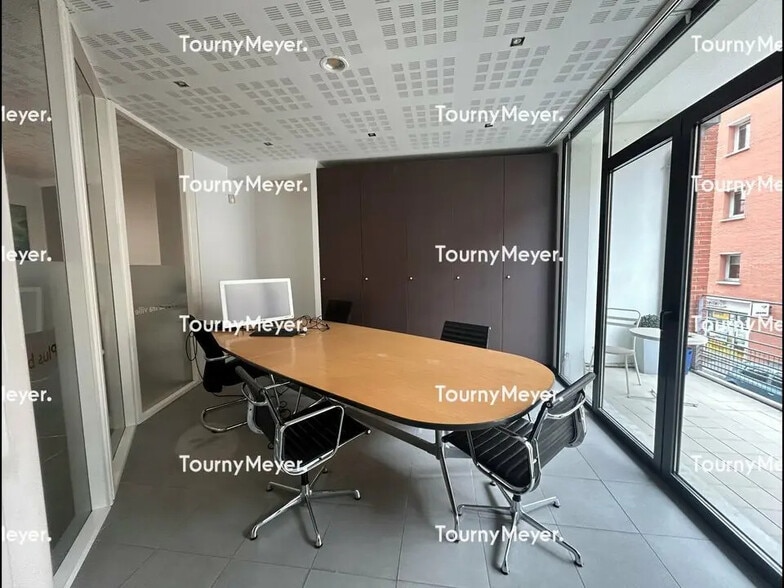 Office in Toulouse for sale - Building Photo - Image 3 of 12