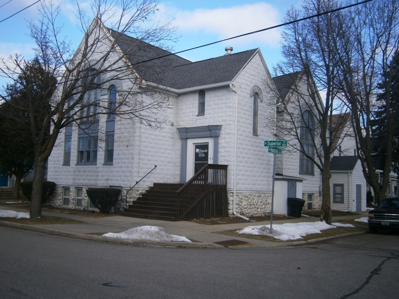 800 N Superior St, Appleton, WI for lease - Primary Photo - Image 1 of 3