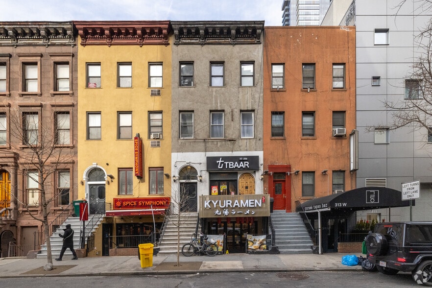 315 W 46th St, New York, NY for sale - Primary Photo - Image 1 of 5
