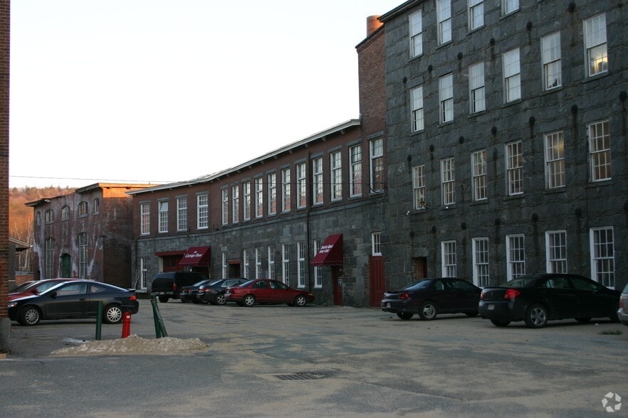 40-44 E Main St, Ware, MA for lease - Building Photo - Image 2 of 3