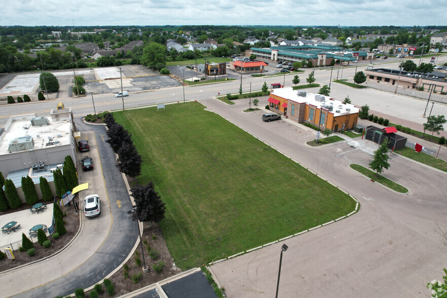 1127 W Lincoln Hwy, Dekalb, IL for lease - Building Photo - Image 1 of 5