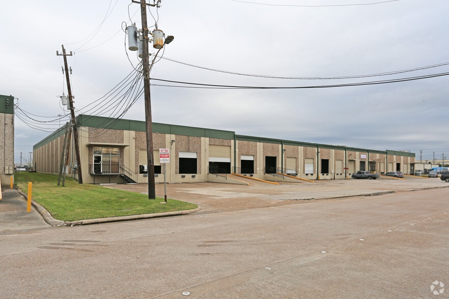 3337-3349 Rauch St, Houston, TX for lease - Building Photo - Image 1 of 1