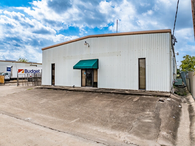 12910 Mula Ln, Stafford, TX for lease - Building Photo - Image 1 of 6