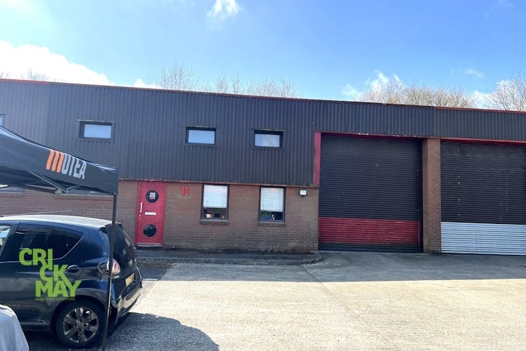 Guildford Rd, Horsham for sale Primary Photo- Image 1 of 1