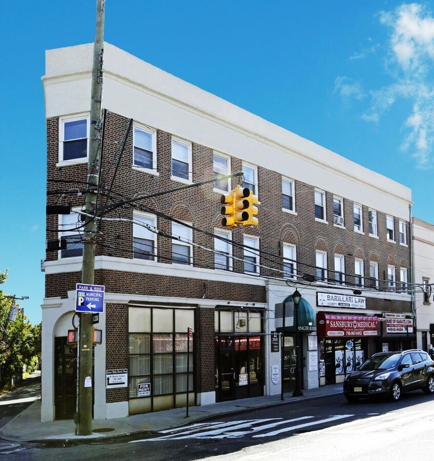 39723974 Amboy Rd, Staten Island, NY 10308