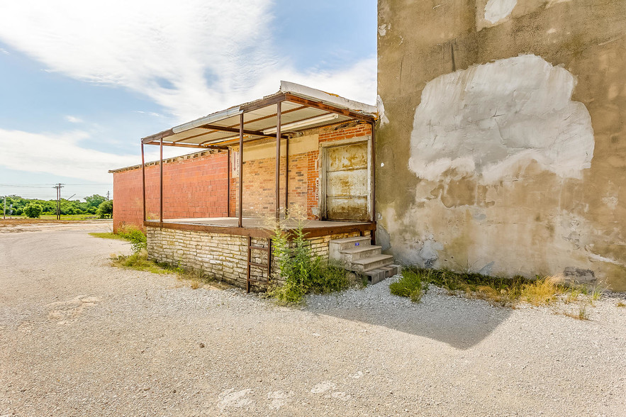 310 N Main St, Weatherford, TX for sale - Building Photo - Image 2 of 113