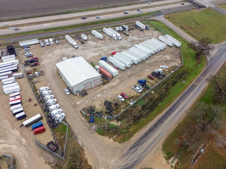 1911 S Interstate Highway 45, Ferris, TX for sale - Building Photo - Image 1 of 1