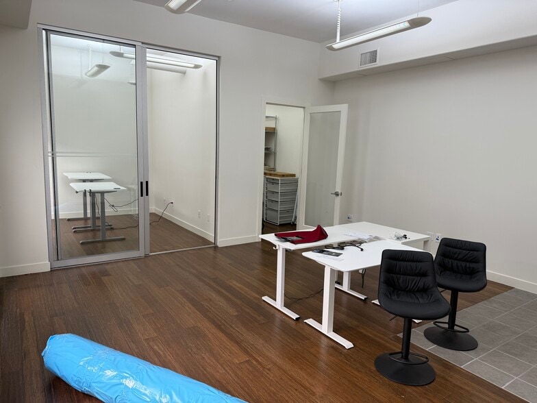 1539 Sawtelle Blvd, Los Angeles, CA for lease - Interior Photo - Image 2 of 19