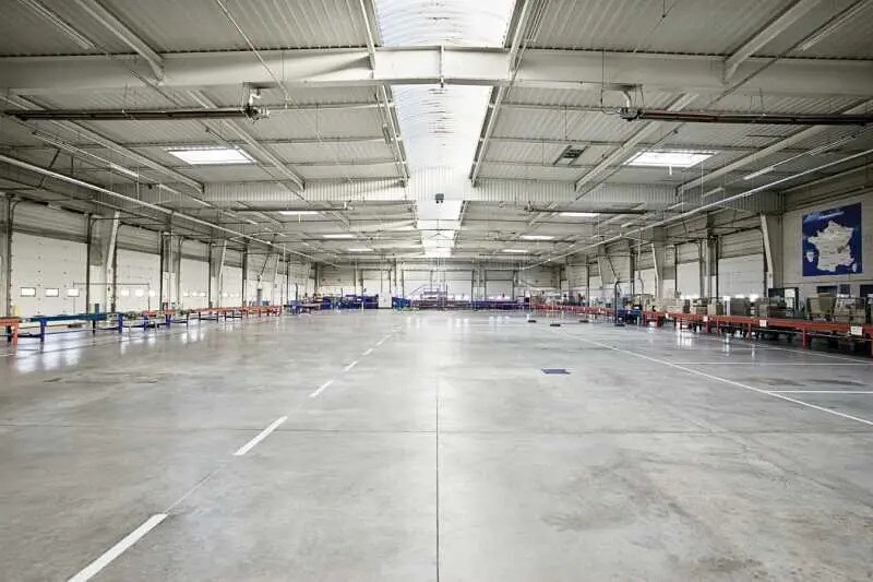 Flex in Décines-Charpieu for lease - Interior Photo - Image 1 of 6