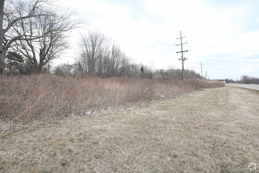 21 Mile Rd, New Baltimore, MI 48047