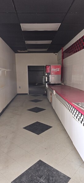 604 G L Smith St, Morgantown, KY for lease - Building Photo - Image 2 of 5