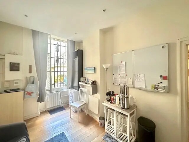 Office in Paris for lease - Interior Photo - Image 3 of 7