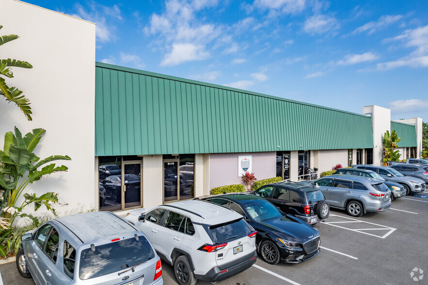 6001-6029 Jet Port Industrial Blvd, Tampa, FL for lease - Building Photo - Image 2 of 11