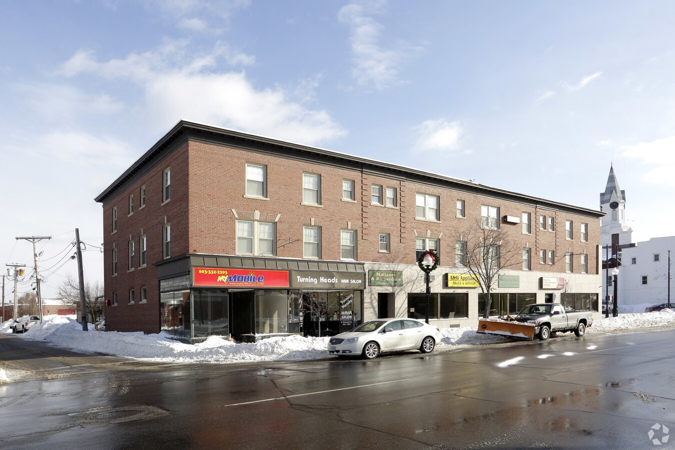 1 Wakefield St, Rochester, NH 03867