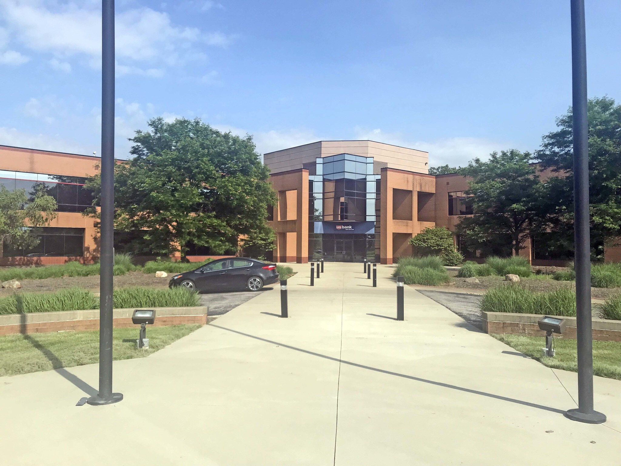 17500 Rockside Rd, Bedford, OH for sale Building Photo- Image 1 of 1