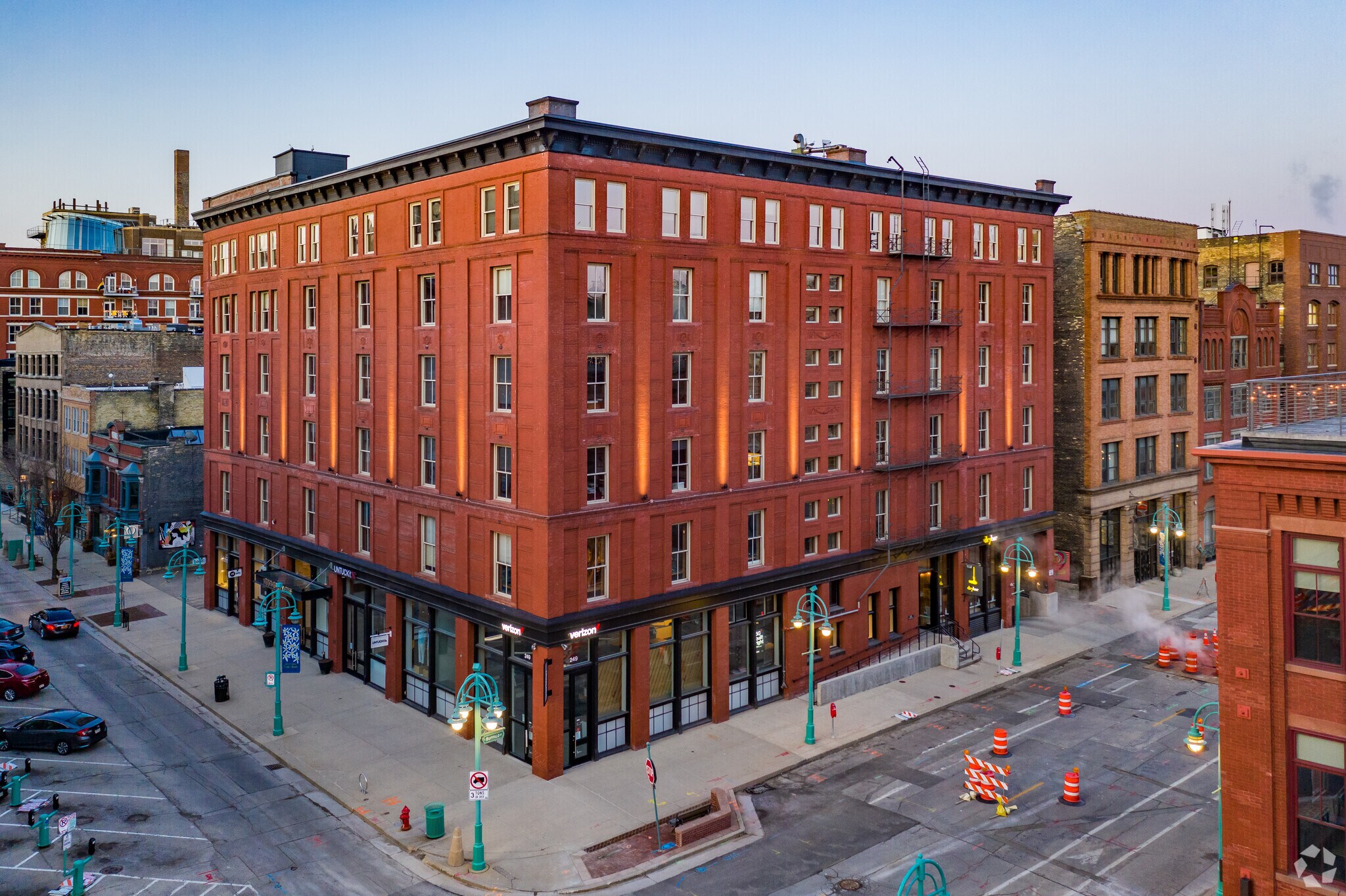 241 N Broadway St Milwaukee Wi 53202 Office E For Lease 241 N Broadway St Milwaukee Wi 53202