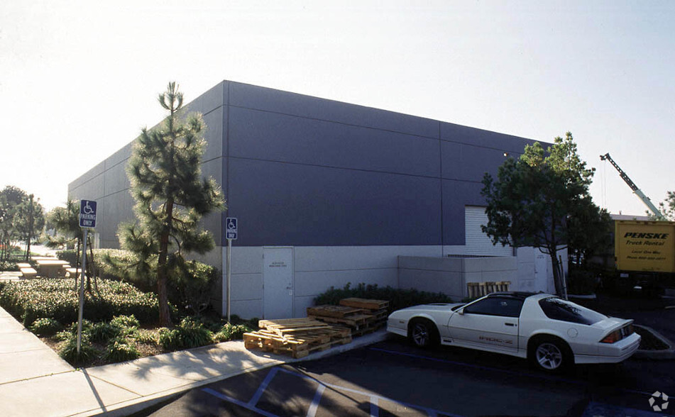 2300 Faraday Ave, Carlsbad, CA for lease - Building Photo - Image 2 of 2