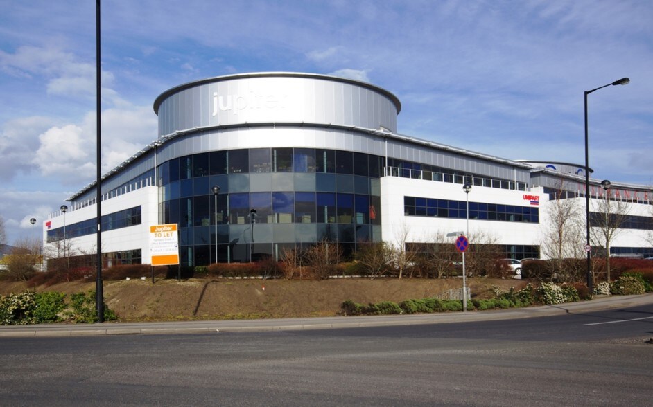 First Point, Doncaster for lease - Building Photo - Image 2 of 3