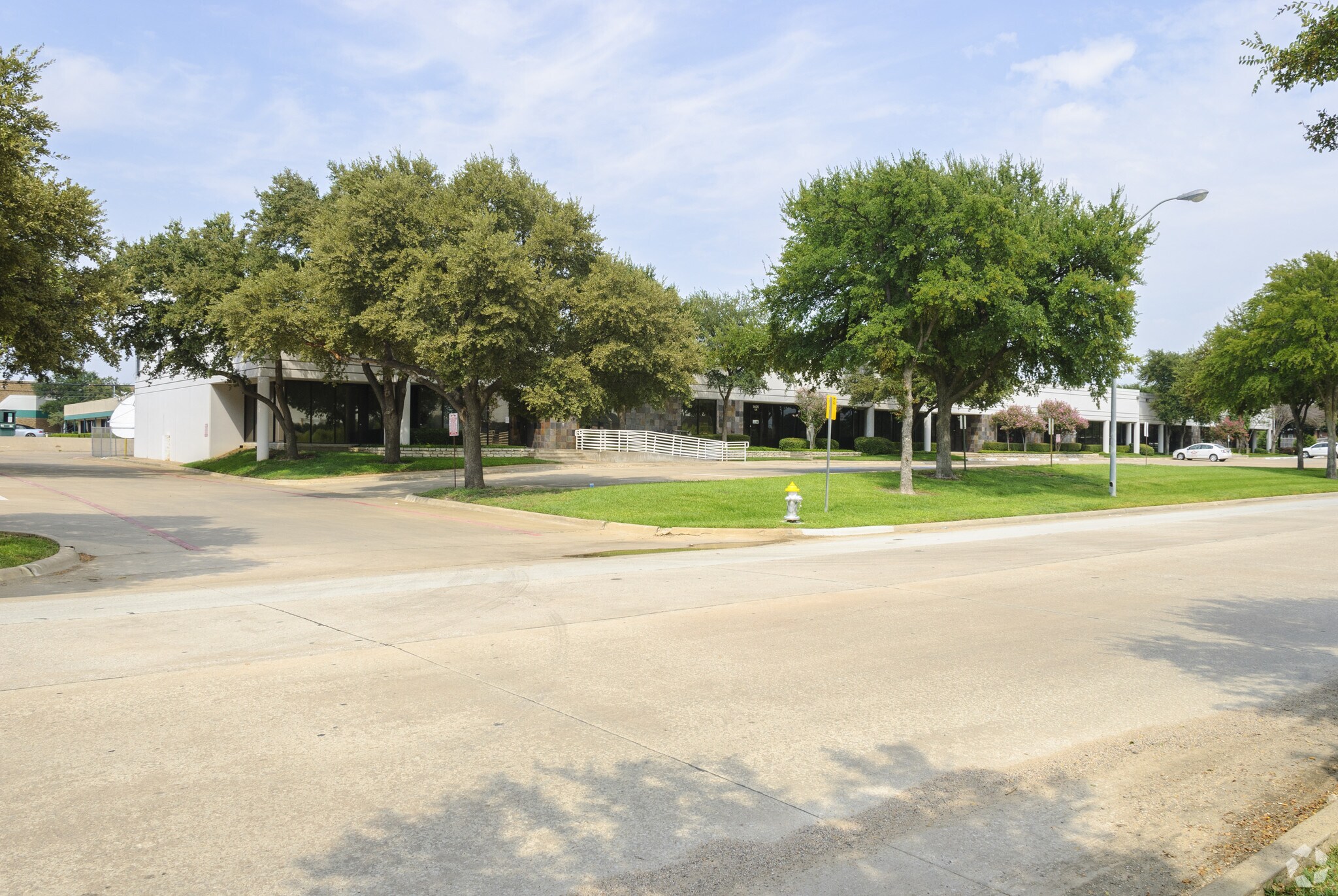 1406 Halsey Way, Carrollton, TX for lease Primary Photo- Image 1 of 10