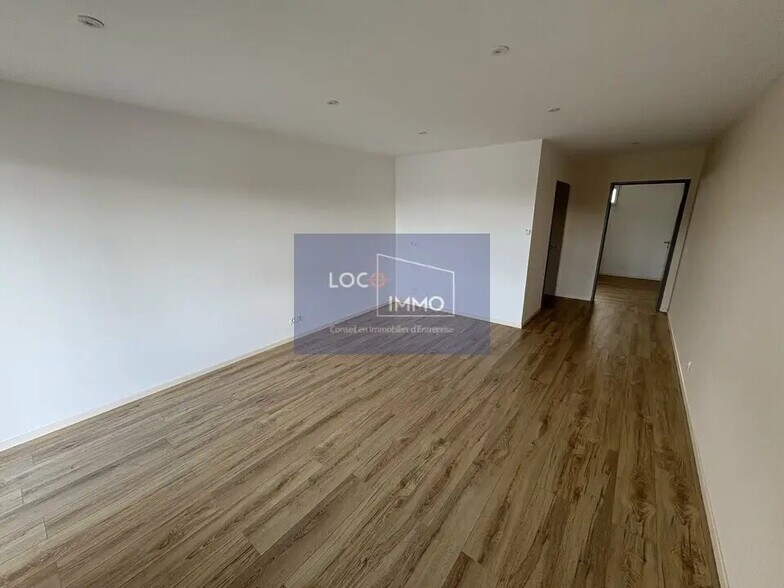 Retail in Canéjan for lease - Interior Photo - Image 2 of 8