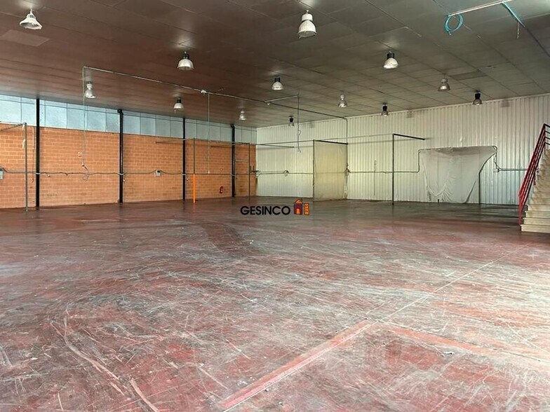 Industrial in Agullent, Valencia for lease - Building Photo - Image 1 of 8