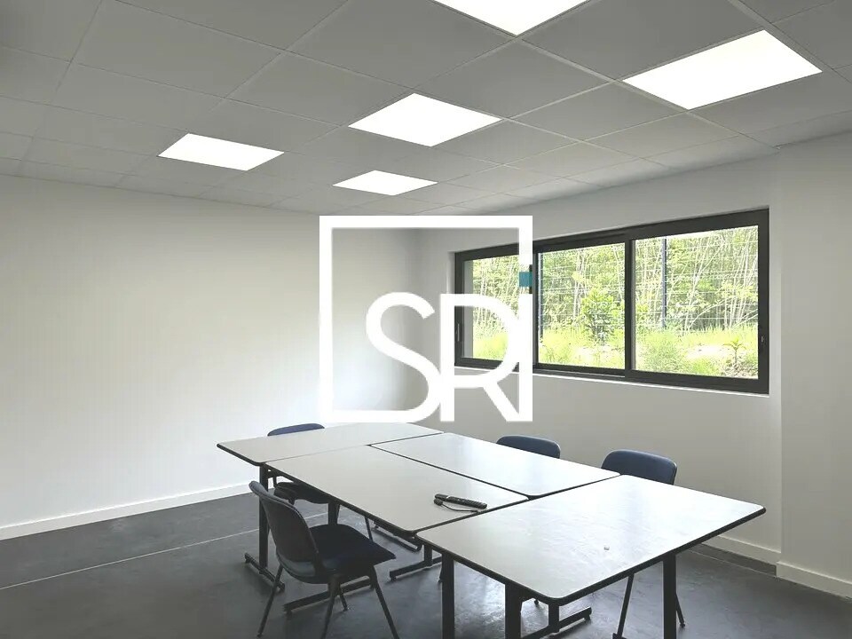 Industrial in Lezoux for sale Interior Photo- Image 1 of 11