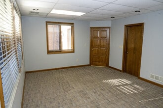 190 S State St, Westerville, OH for lease Interior Photo- Image 2 of 10