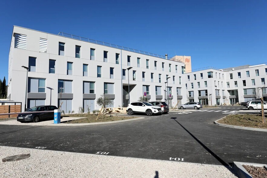 1480 Avenue D'Armenie, Gardanne for sale - Primary Photo - Image 1 of 1