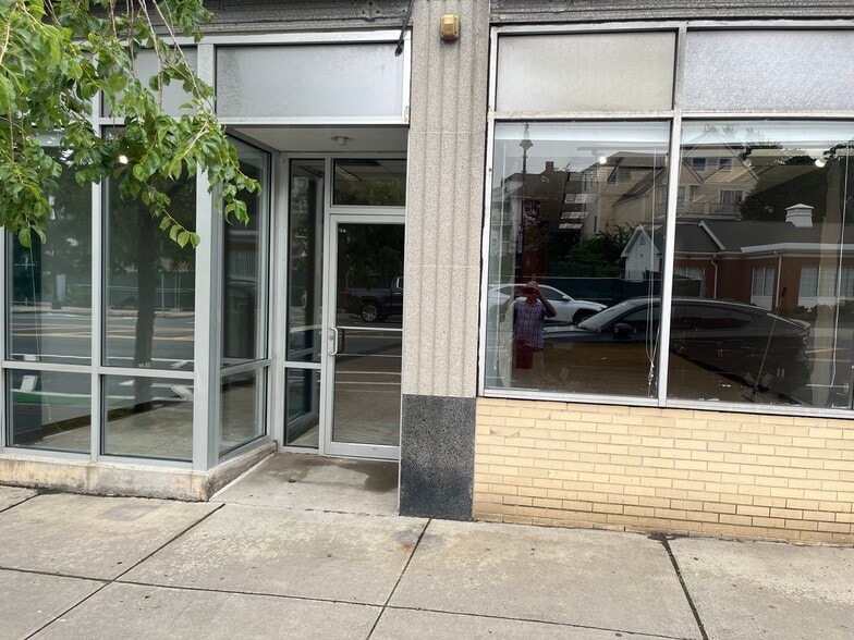 1904-1910 Centre St, West Roxbury, MA for lease - Building Photo - Image 2 of 3