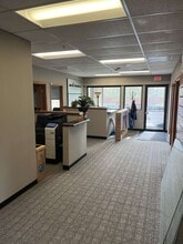 17355 Boones Ferry Rd, Lake Oswego, OR for lease Interior Photo- Image 1 of 7