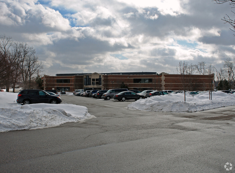 1760 S Telegraph Rd, Bloomfield Hills, MI for lease - Building Photo - Image 3 of 4