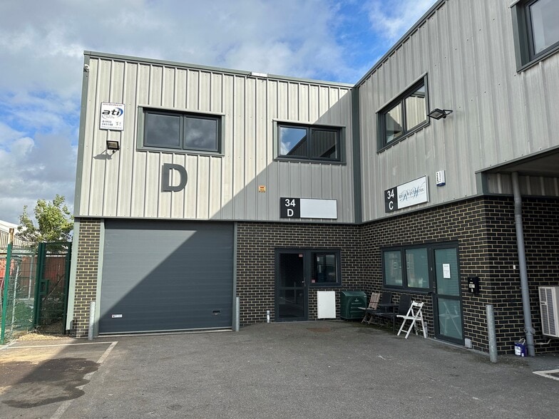 Central Ave, West Molesey for lease - Building Photo - Image 2 of 6